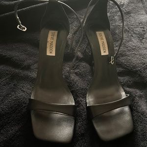 Steve Madden black heels